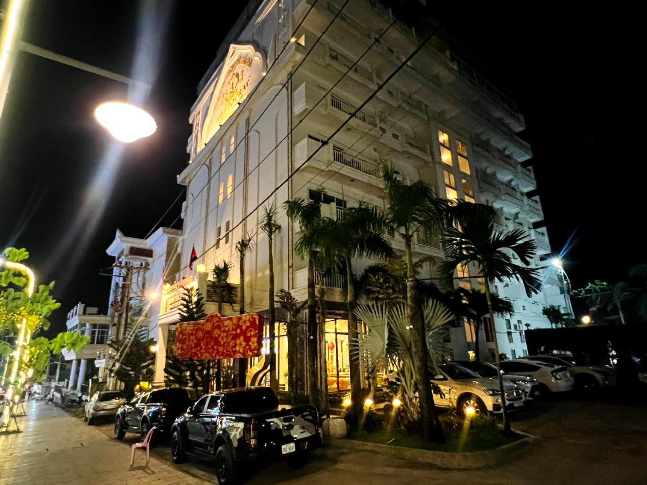 贵族酒店 西哈努克 外观 照片